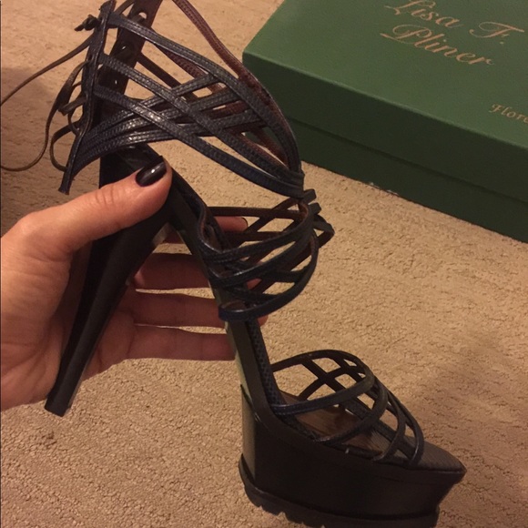 Lisa for Donald J Pliner leather platform heel - Picture 8 of 8